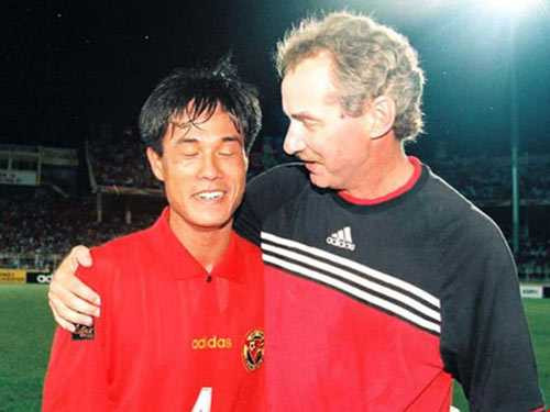Riedl, Hữu Thắng và bài toán phòng ngự - 1