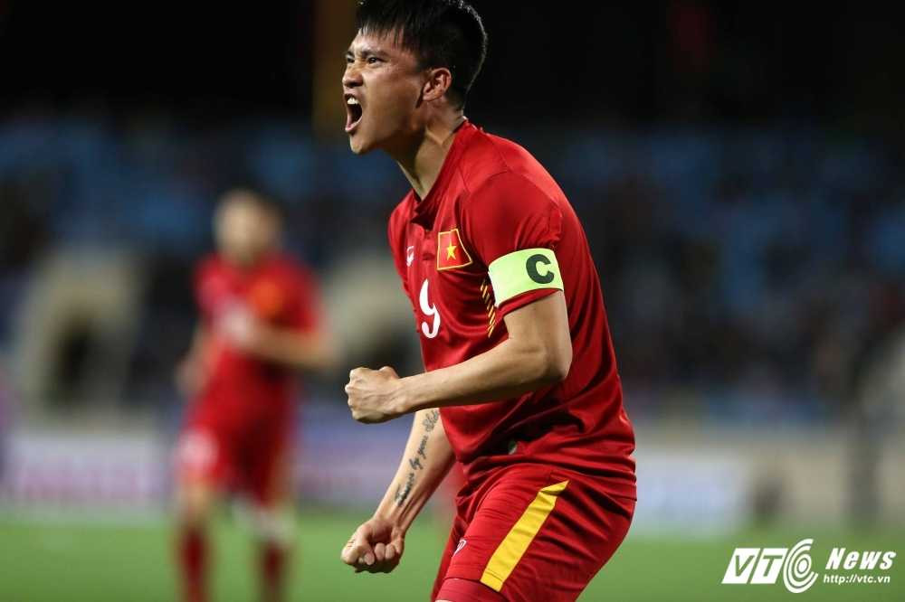 08 NQM - Cong Vinh an mung 01