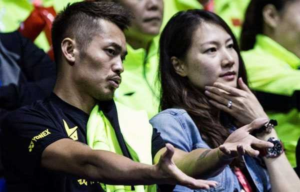 Tạ Hạnh Phương hỏi ý kiến bạn bè, cân nhắc kỹ trước khi lên tiếng khẳng định sẽ ở bên chồng trong thời điểm khó khăn, nhạy cảm này. Ảnh: 163.