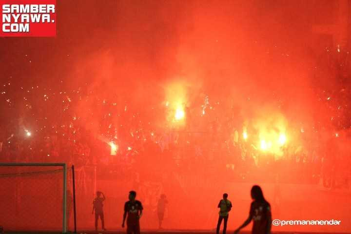 Dukung Persis Solo, Jangan Bawa Flare, Smoke dan Laser ke Stadion Manahan