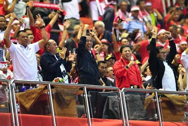 'Cau thu Viet Nam dang nhan the do' hinh anh 2