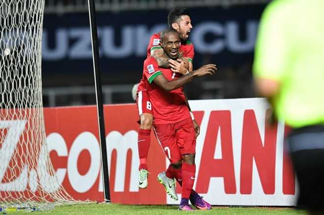 'Cau thu Viet Nam dang nhan the do' hinh anh 1