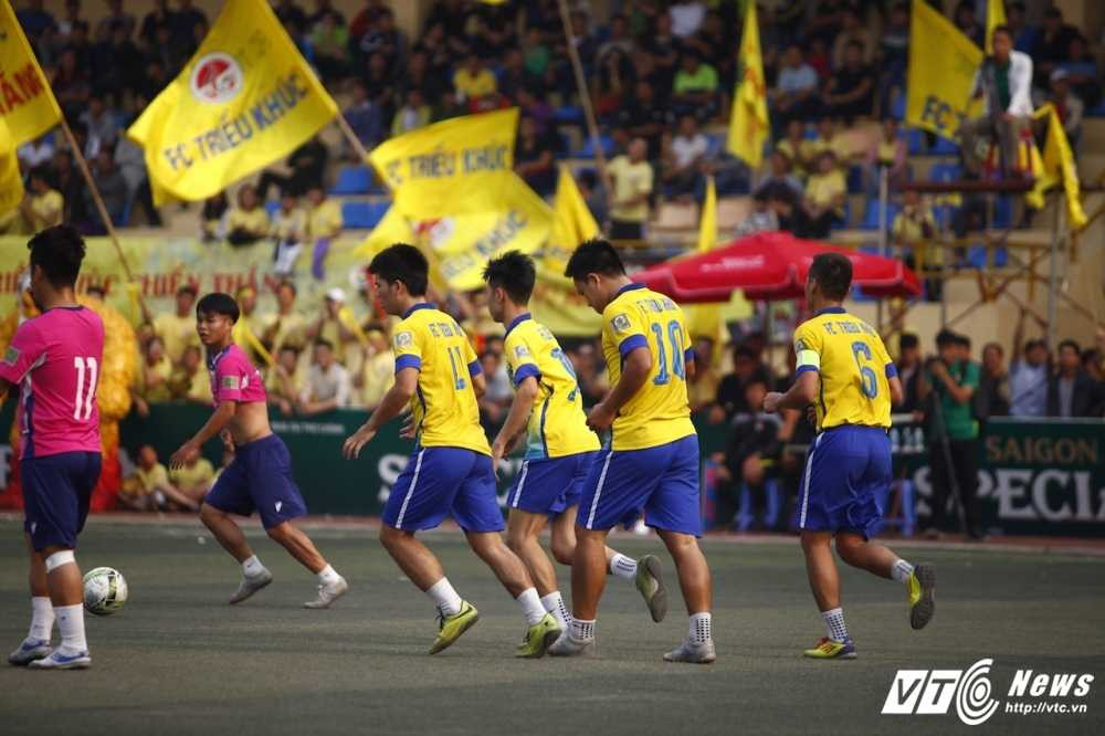 Trieu Khuc xuong hang (1)