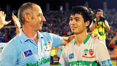 HLV Guillaume Graechen & Công Phượng: Khó đi thầy dắt con đi…