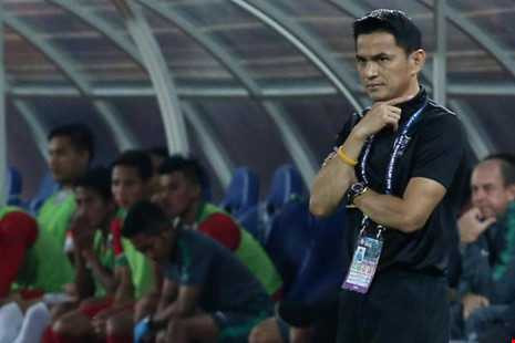 Kiatisak định thời hạn bàn hợp đồng mới với FAT - ảnh 1