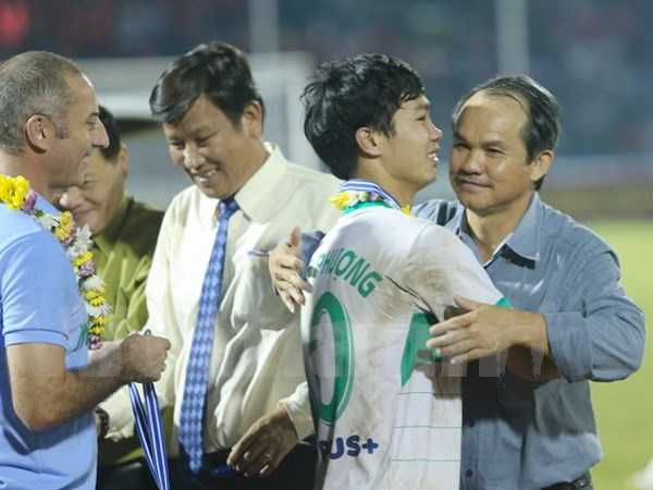 bau duc lai ra lenh cam doi voi hagl hinh anh 2