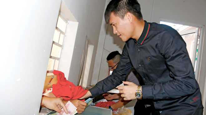 Công Vinh trực tiếp bán vé