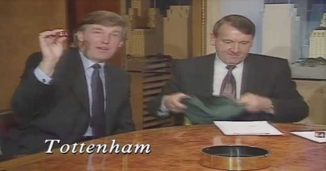 Ong Trump lan dau he lo tay vot yeu thich hinh anh 1