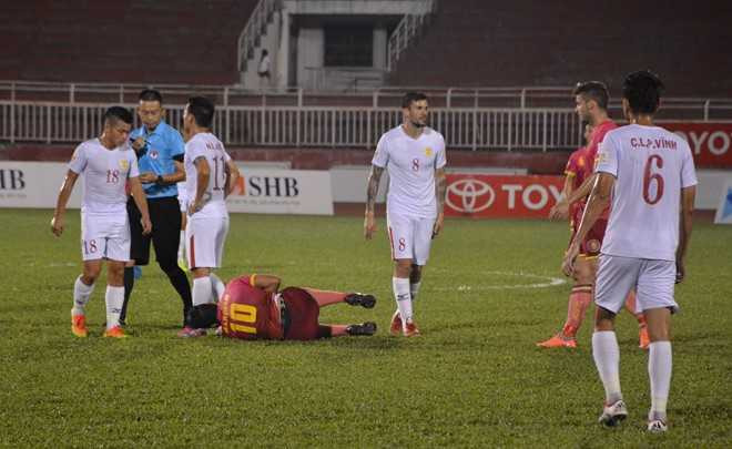 Thay ngoai va cau noi giat minh ve bong da Viet Nam hinh anh 2