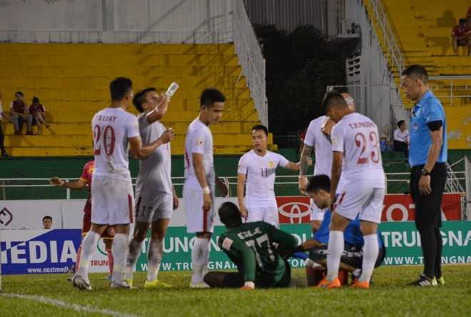 Thay ngoai va cau noi giat minh ve bong da Viet Nam hinh anh 3