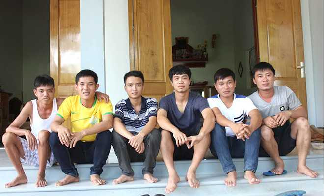 Mong-Phuong-dua-ban-gai-ve-que