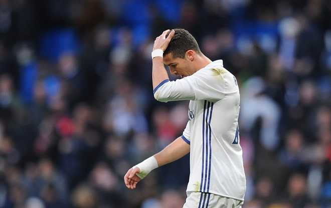 Ronaldo giua ranh gioi so 1 va so 0 hinh anh 2