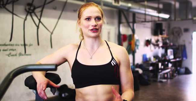 15 nữ hoàng cơ bắp quyến rũ nhất thế giới - 10