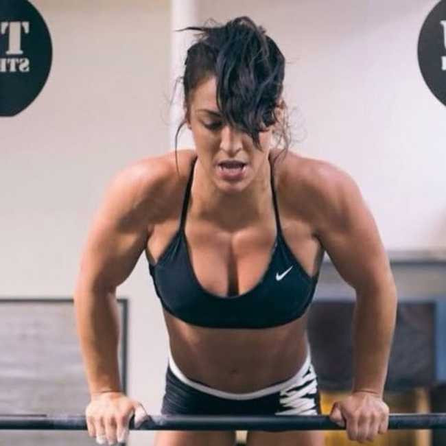 15 nữ hoàng cơ bắp quyến rũ nhất thế giới - 11