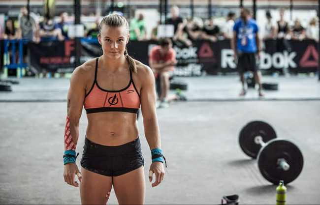 15 nữ hoàng cơ bắp quyến rũ nhất thế giới - 14