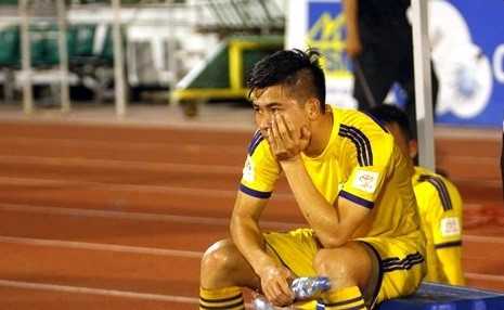 Thế Nhật bị cắt một tháng lương và phải tự bỏ tiền túi nộp các khoản phạt từ VFF.