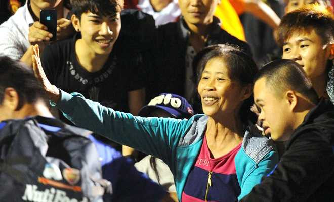 HAGL-thang-Phuong-ghi-ban-khong-can-an-com-toi-cung-no