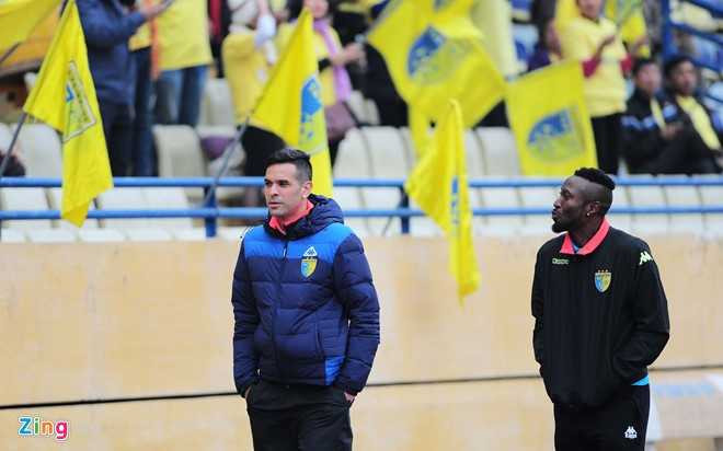 Bong da Viet va su chi phoi tu mang xa hoi hinh anh 1