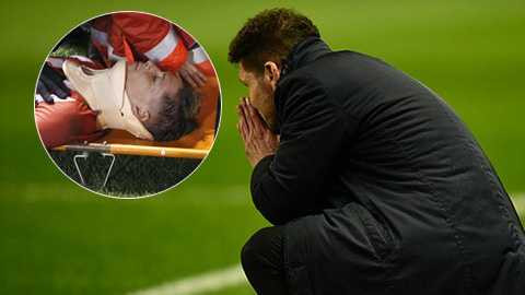 Simeone nghe tiếng... cổ Torres chạm đất từ ngoài đường biên