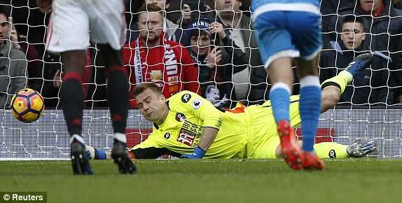 1488636379054_lc_galleryImage_Britain_Soccer_Football_M