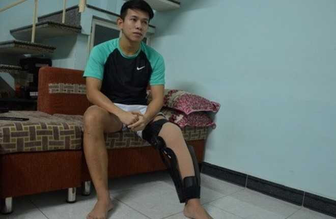 Anh Khoa giai nghe va noi ho then cua bong da bao luc hinh anh 1