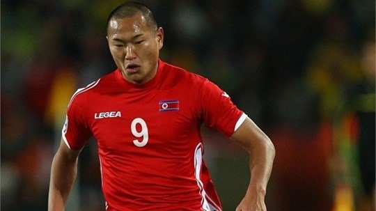 Jong Tae-se là 1 trong những cầu thủ Triều Tiên sinh ra ở Nhật Bản luôn hết mình phụng sự đội bóng quê hương