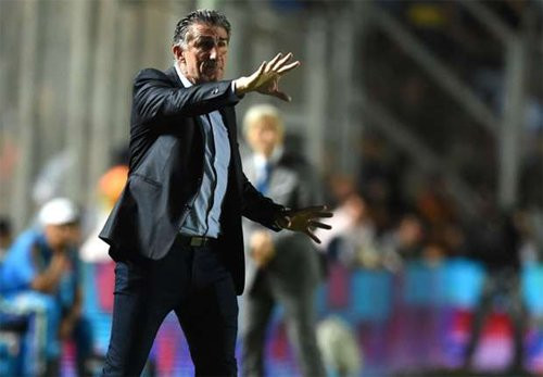 Hinh anh Tuyen Argentina sa thai HLV Bauza