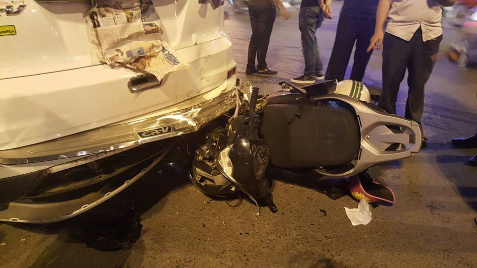 Hinh anh O to di nguoc chieu gay tai nan lien hoan tren pho Ha Noi 4