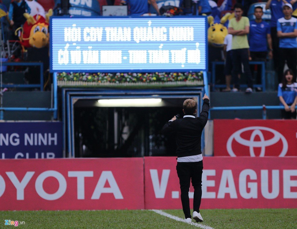 Hoang Thuy Linh khuay dong tran HAGL lam khach tren san Cam Pha hinh anh 7