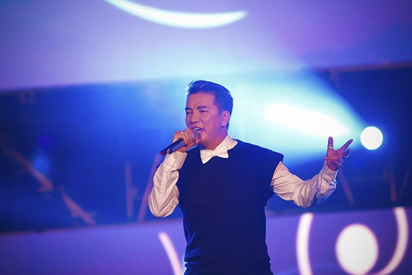 cong-vinh-het-minh-cung-fan-trong-dem-dai-nhac-hoi-3