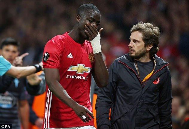 Hinh anh Mourinho phát cuòng vói tám vé chung két Europa League - Cup Chau Au 10