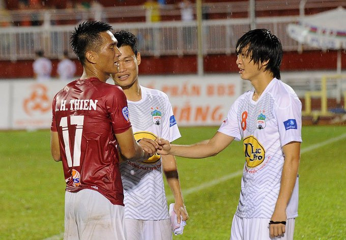 cong-phuong-khoe-kieu-toc-doc-la-ngay-tai-xuat-o-cup-quoc-gia-10