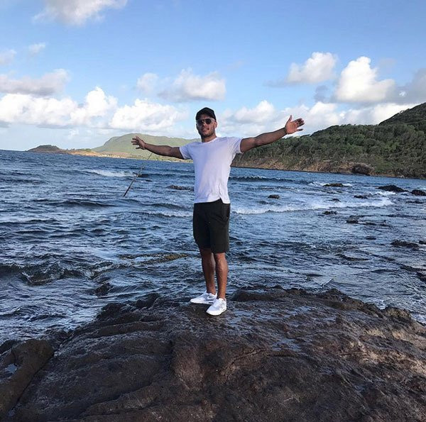 ban-gai-sao-arsenal-lien-tuc-khoe-than-hinh-boc-lua-7