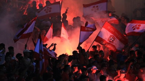 Đừng mượn danh tình yêu bóng đá để làm càn!