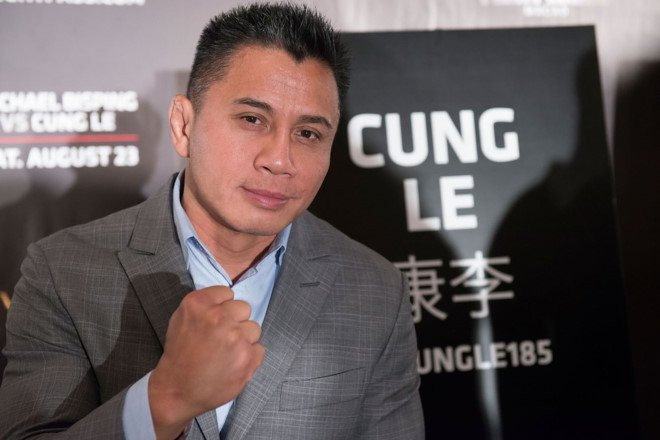 Cung Le: Flores phai ton mo hoa don benh vien neu dau voi toi hinh anh 1