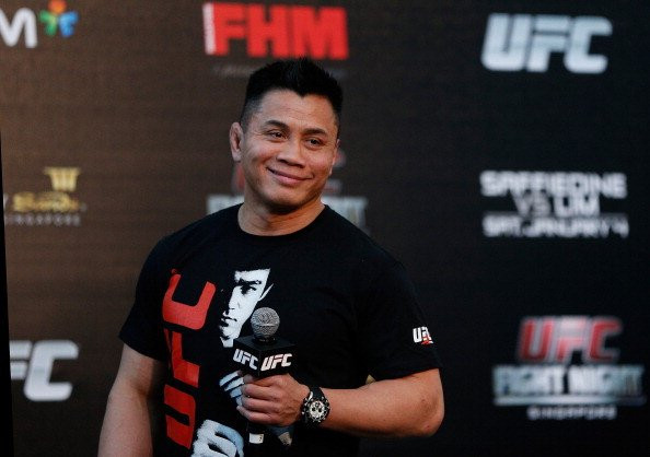 Cung Le: Flores phai ton mo hoa don benh vien neu dau voi toi hinh anh 2