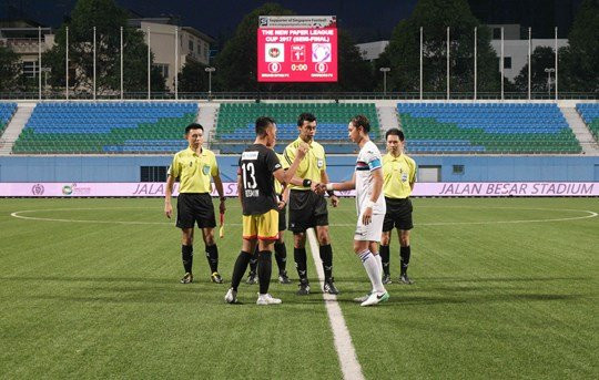 Giải VĐQG Singapore vắng bóng khán giả do chất lượng thấp và nhiều bê bối