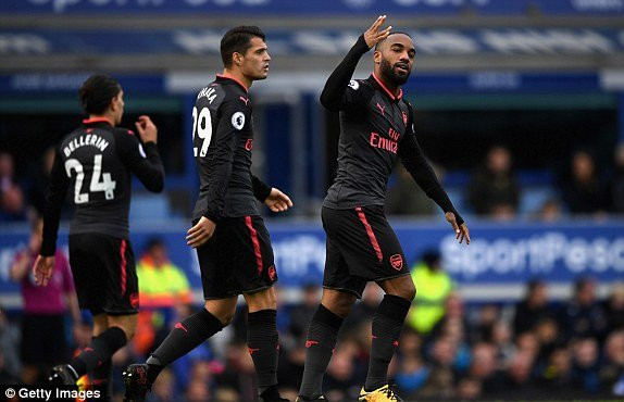 lacazette arsenal everton 3