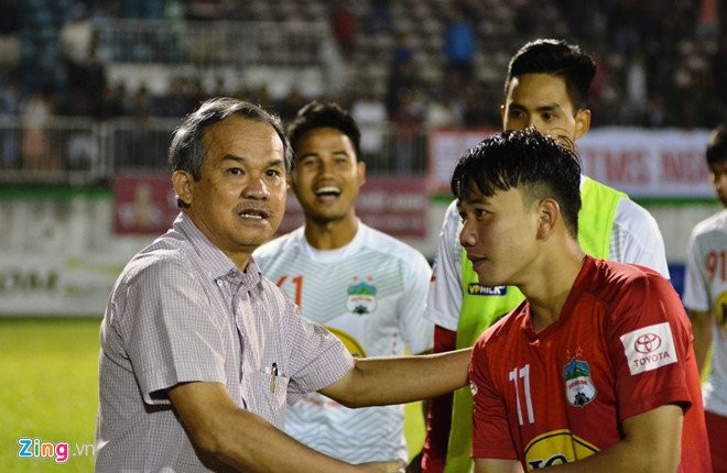 Bau Duc: ‘Moi ong bau co cach lam bong da khac nhau’ hinh anh 1