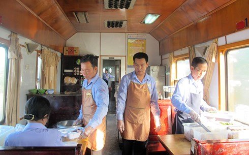 tang suat an hang khong duong sat co keo khach tro lai hinh 2