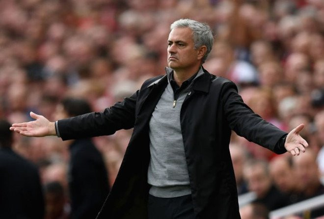 Mourinho se roi Manchester United vao cuoi mua? hinh anh 2
