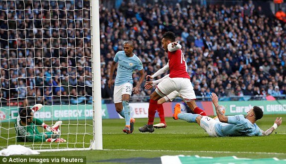 aubameyang arsenal man city 5