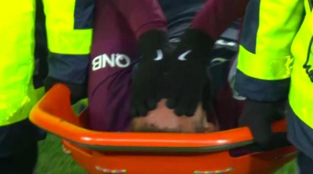 Neymar rất đau đớn khi dính chấn thương ở trận thắng Marseille 3-0