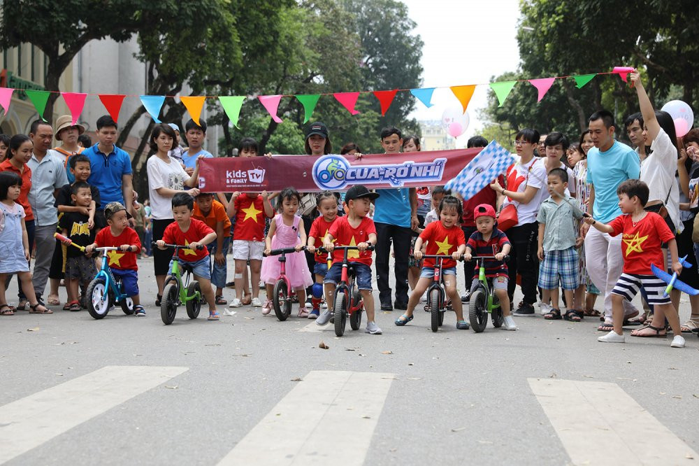 Cua-ro nhi pho di bo 1