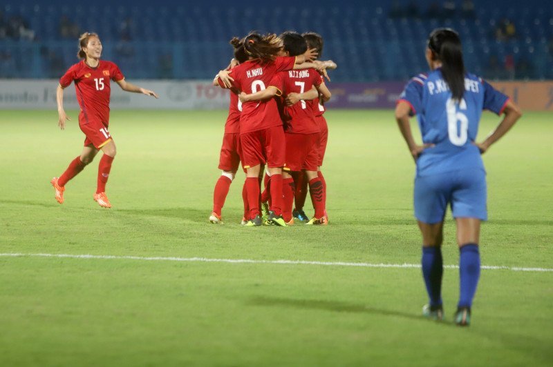 tuyen-nu-viet-nam-ve-tu-ket-asiad-va-nhung-giot-nuoc-mat-nuot-vao-trong