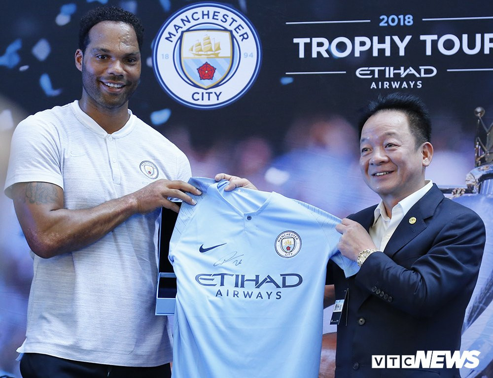 quang-hai-mancity-2 3