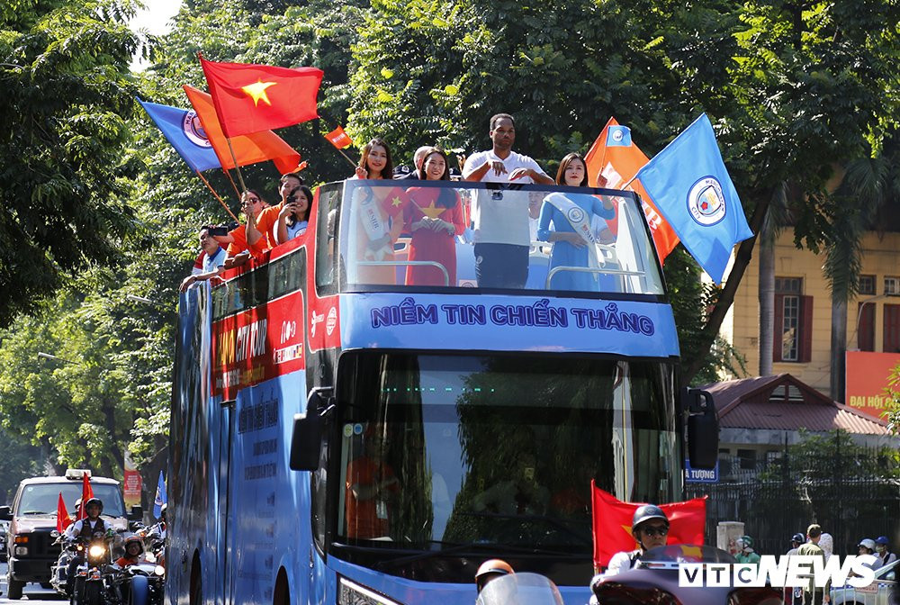 quang-hai-mancity-4 5