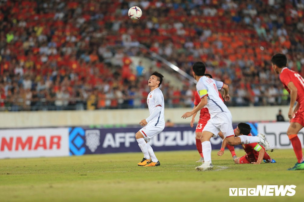 truc tiep viet nam vs lao vong bang aff cup 2018 (2) 10