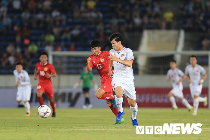 truc tiep viet nam vs lao vong bang aff cup 2018 (6) 14
