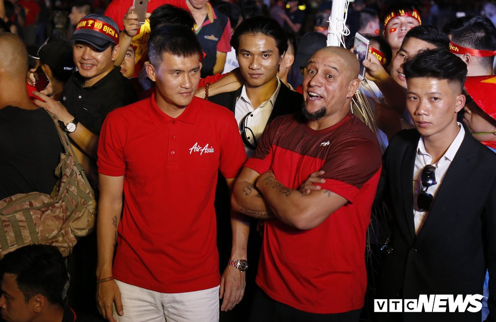 carlos-congvinh-01 5